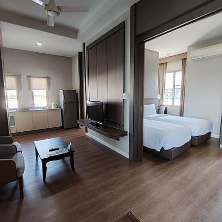 J Park Hotel - Sha Extra Plus Chonburi Exteriör bild
